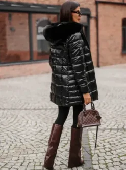 Kurtka zimowa damska długa z futerkiem czarna JS/16M9120/392Z^Ozonee Outlet