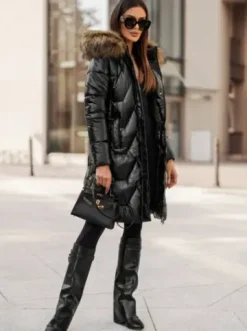 Kurtka zimowa damska długa z futerkiem czarna JS/16M9203/392B^Ozonee Fashion