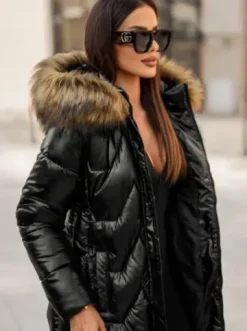Kurtka zimowa damska długa z futerkiem czarna JS/16M9203/392B^Ozonee Fashion
