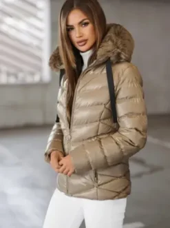 Kurtka zimowa damska pikowana z futerkiem beżowa JS/5M3138/62Z^Ozonee Fashion