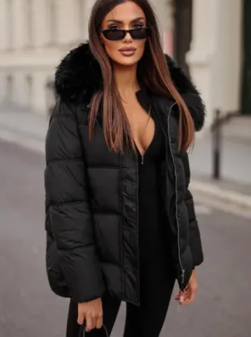 Kurtka zimowa damska z futerkiem czarna JS/5M3256/392^Ozonee Fashion