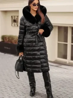 Płaszcz zimowy damski z futerkiem czarny JS/5M3160/392Z^Ozonee Outlet